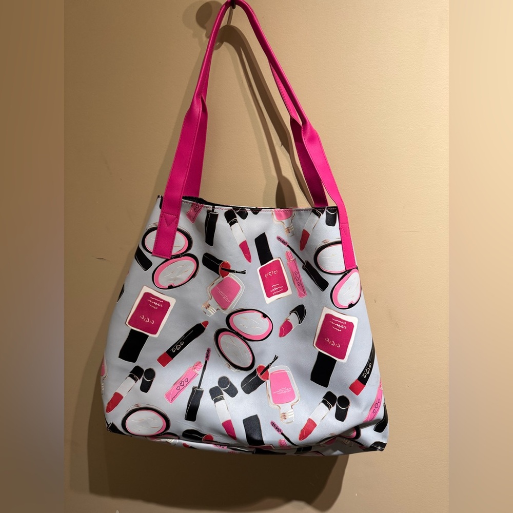 Tote bag with a makeup theme is a vintage item from the brand Arcadia